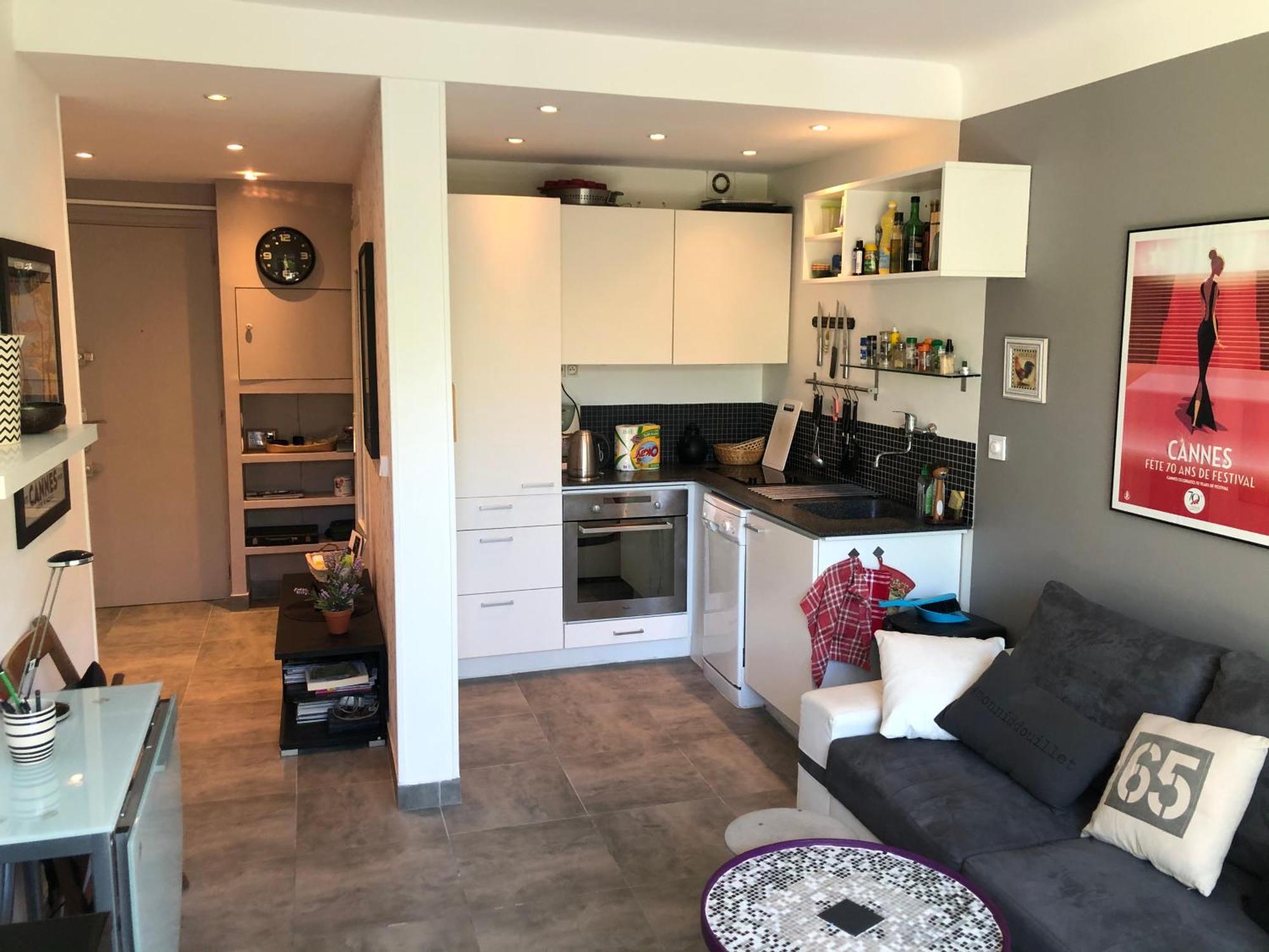Only 60M To The Beach, 2 Bedroom Cozy Apartment, 80M2 Big Garden, Very Central 칸느 외부 사진
