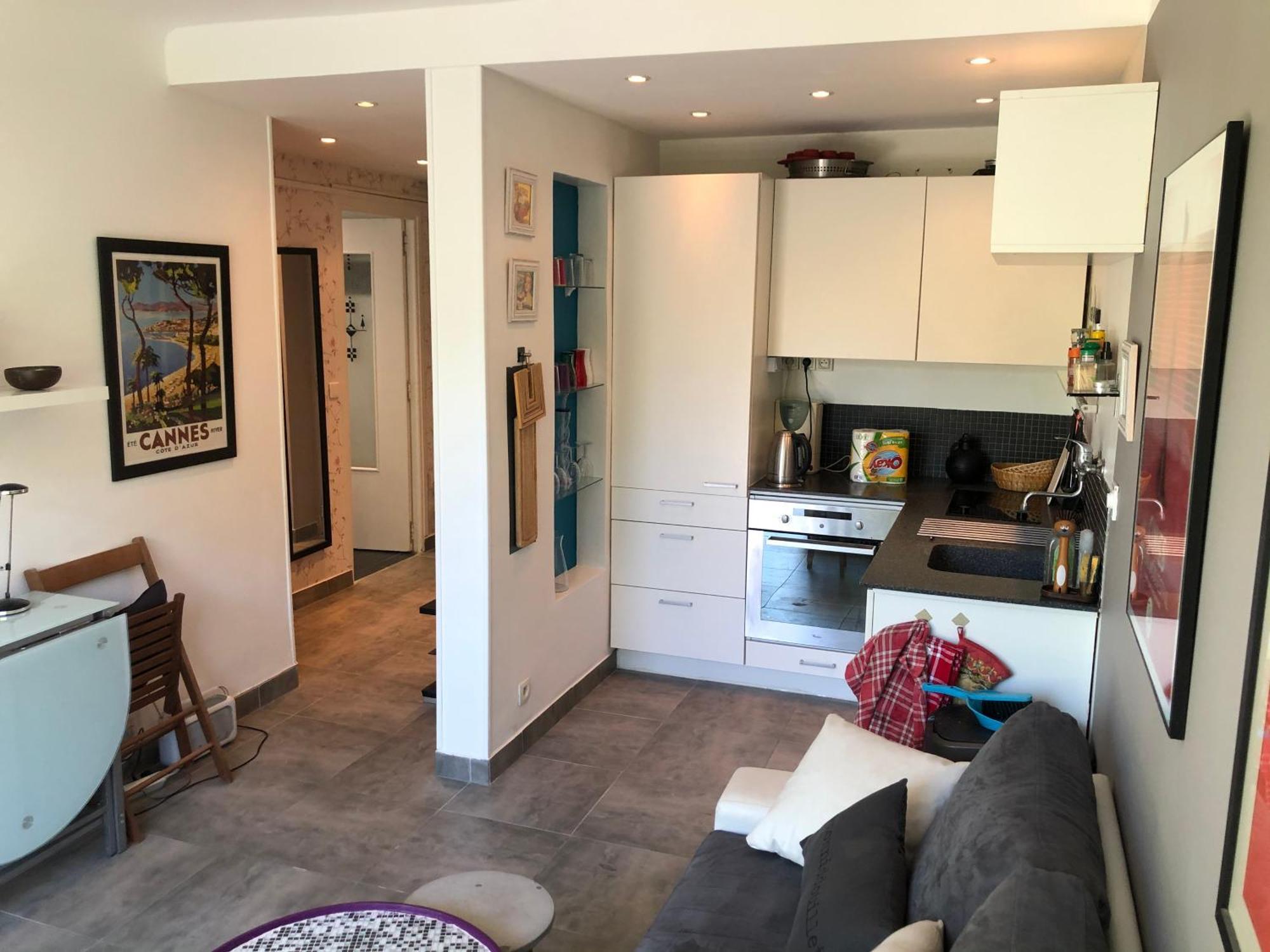 Only 60M To The Beach, 2 Bedroom Cozy Apartment, 80M2 Big Garden, Very Central 칸느 외부 사진
