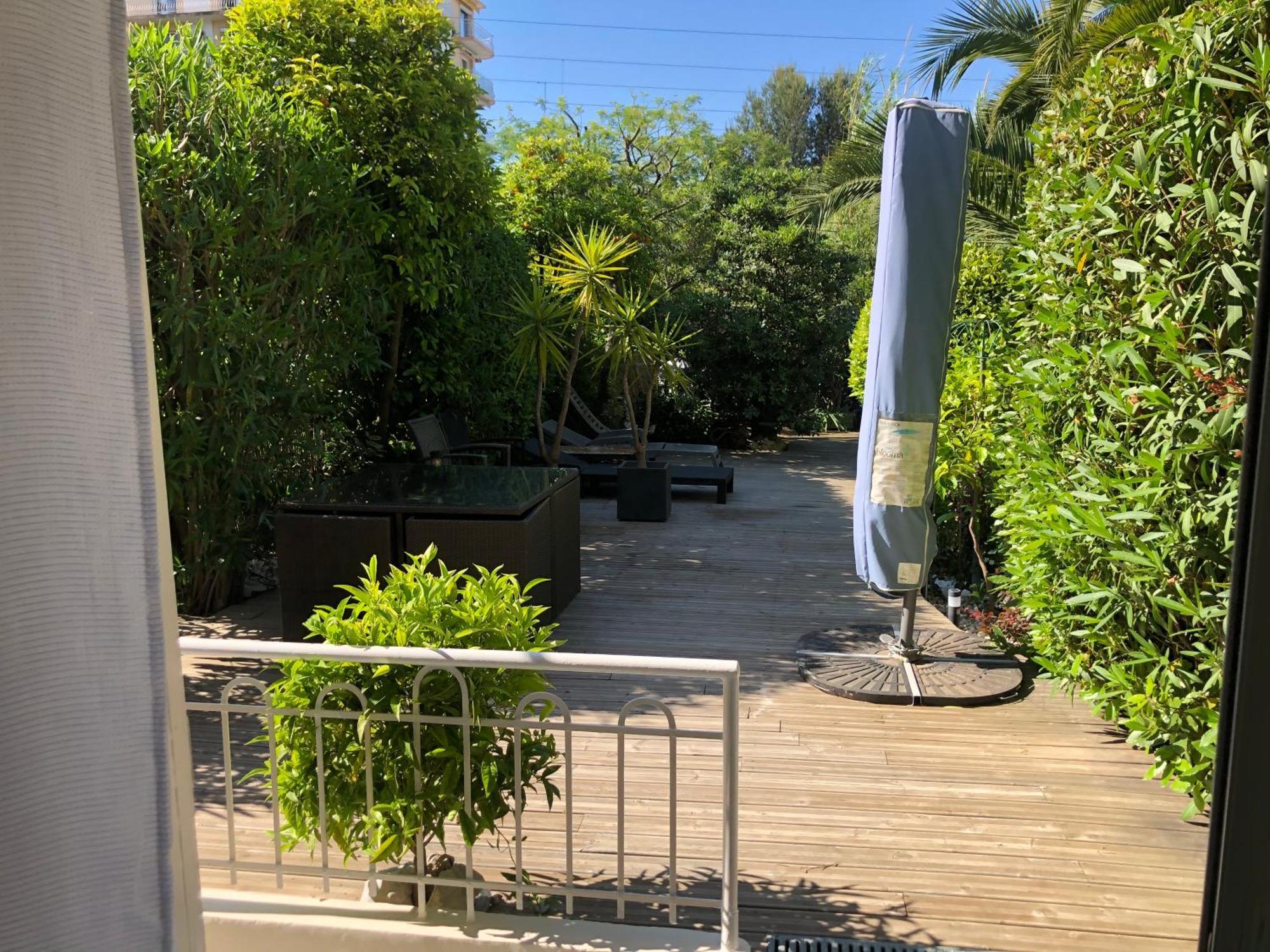 Only 60M To The Beach, 2 Bedroom Cozy Apartment, 80M2 Big Garden, Very Central 칸느 외부 사진