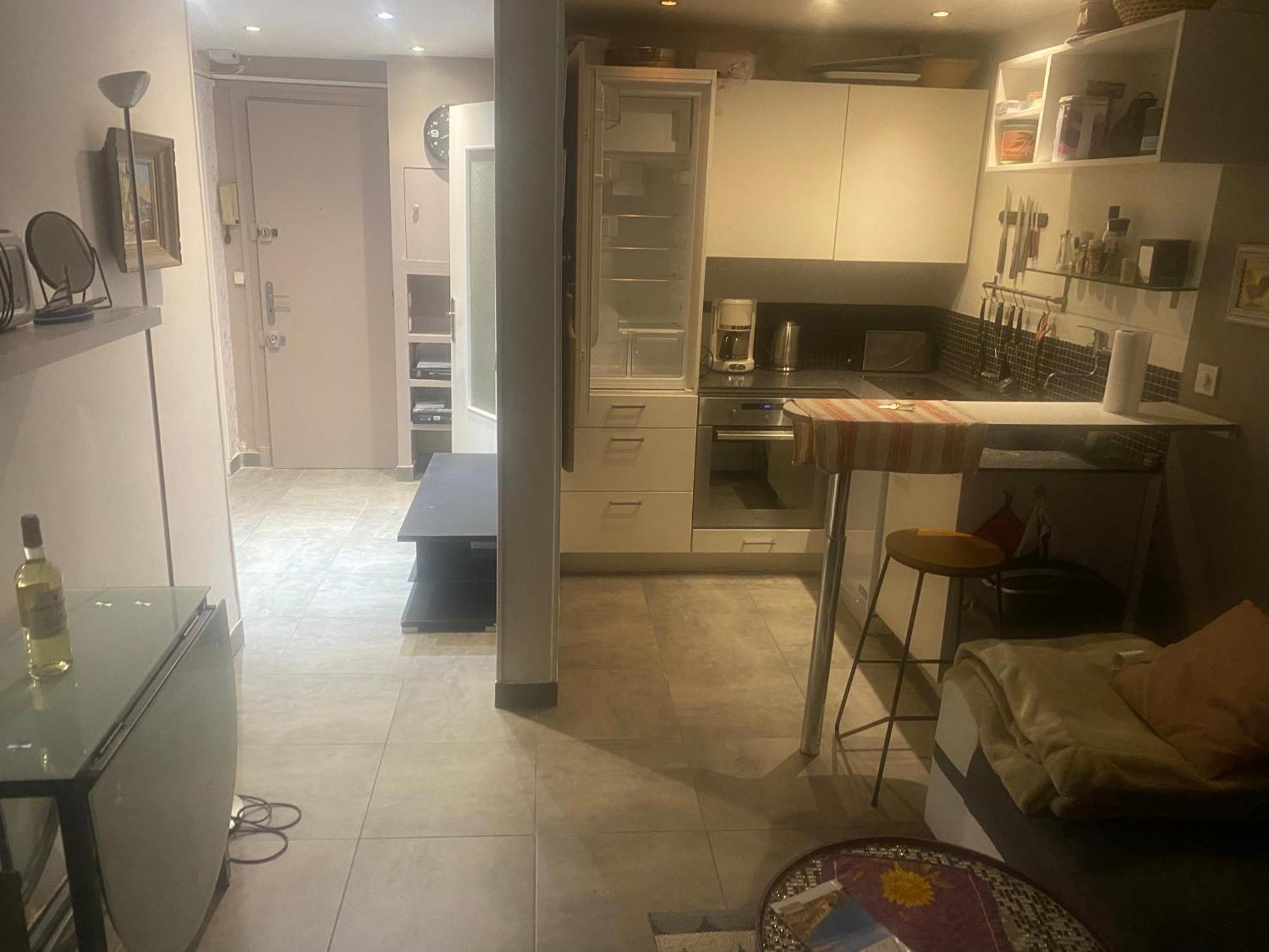 Only 60M To The Beach, 2 Bedroom Cozy Apartment, 80M2 Big Garden, Very Central 칸느 외부 사진